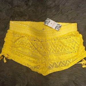 NWT 💛summer Islander shorts